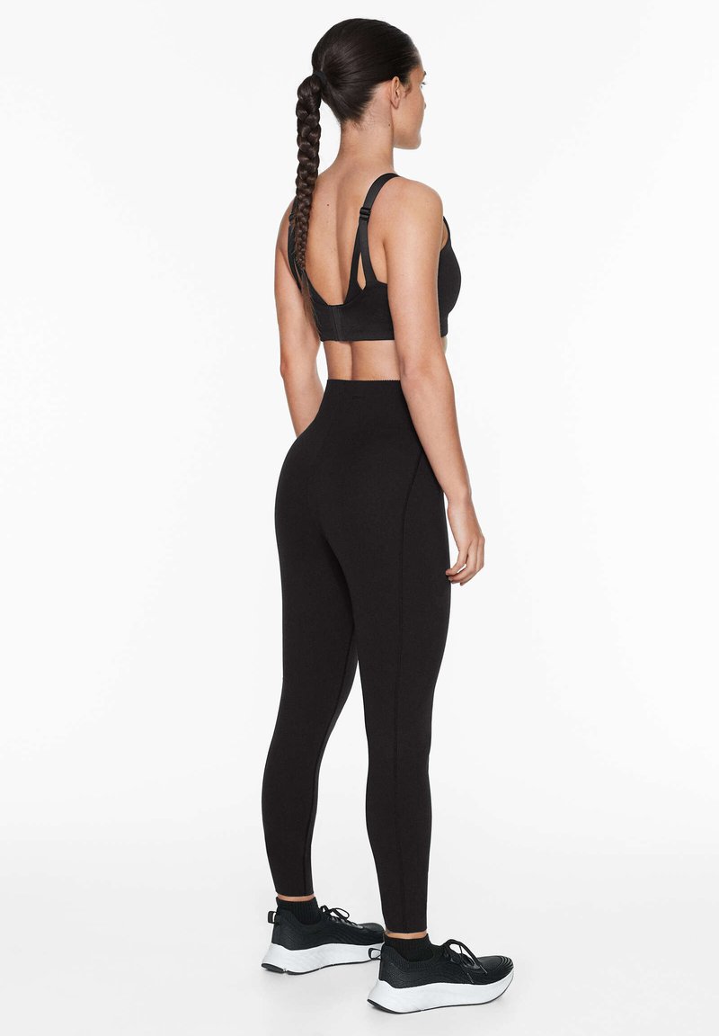 OYSHO OYSHO COMPRESSIVE WAIST CONTROL ANKLE-LENGTH - Leggings - black Exklusivangebot