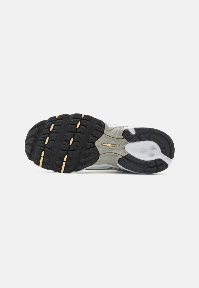 New Balance New Balance 530 UNISEX - Trainers - white Letzter Tag