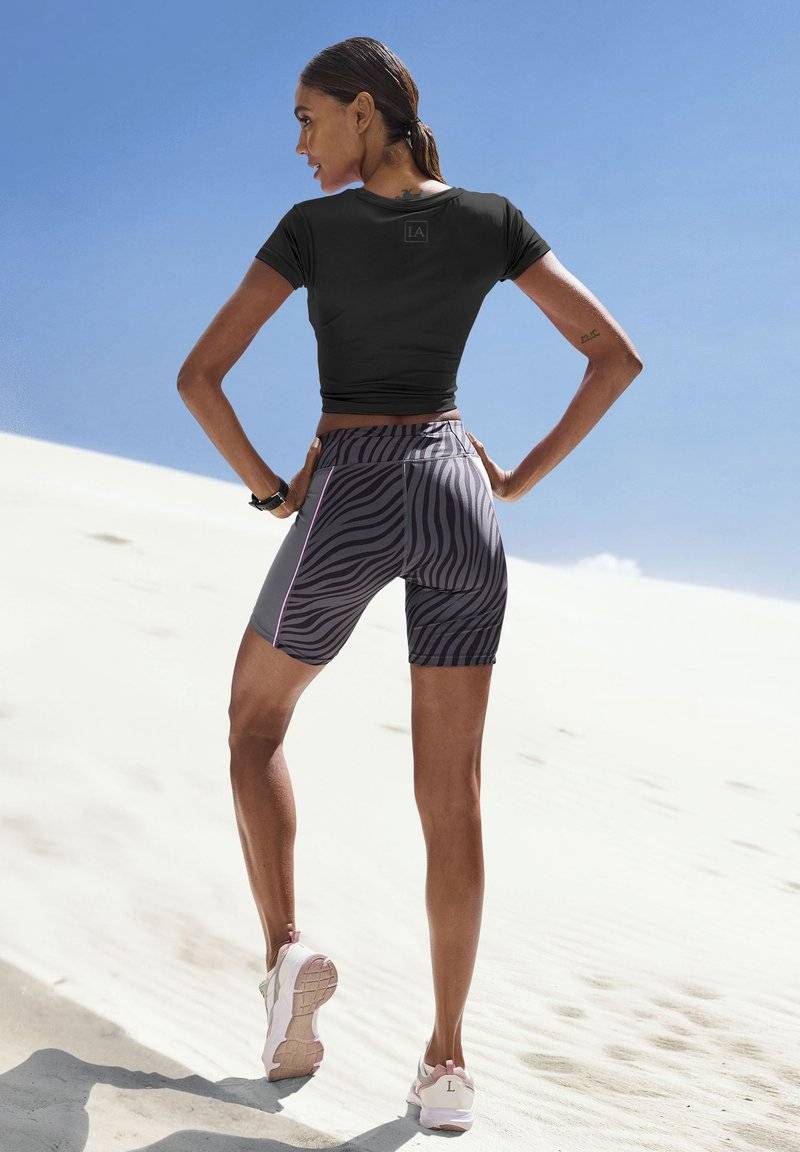LASCANA Active LASCANA Active Basic T-shirt - schwarz Outlet