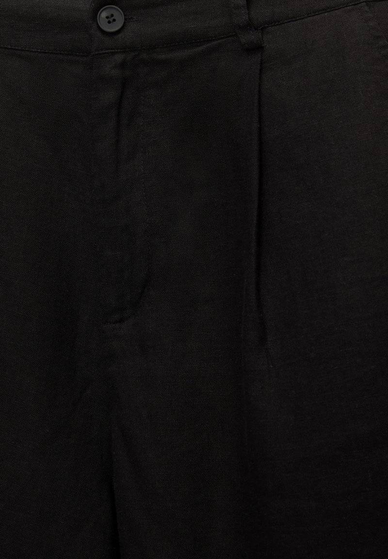 PULL&BEAR PULL&BEAR RUSTIC - BERMUDA - Shorts - black Meist gekauft