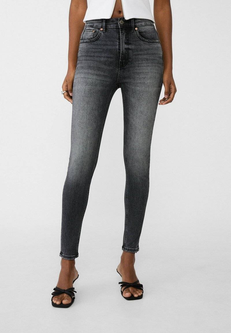 Stradivarius Stradivarius Jeans Skinny Fit - black denim