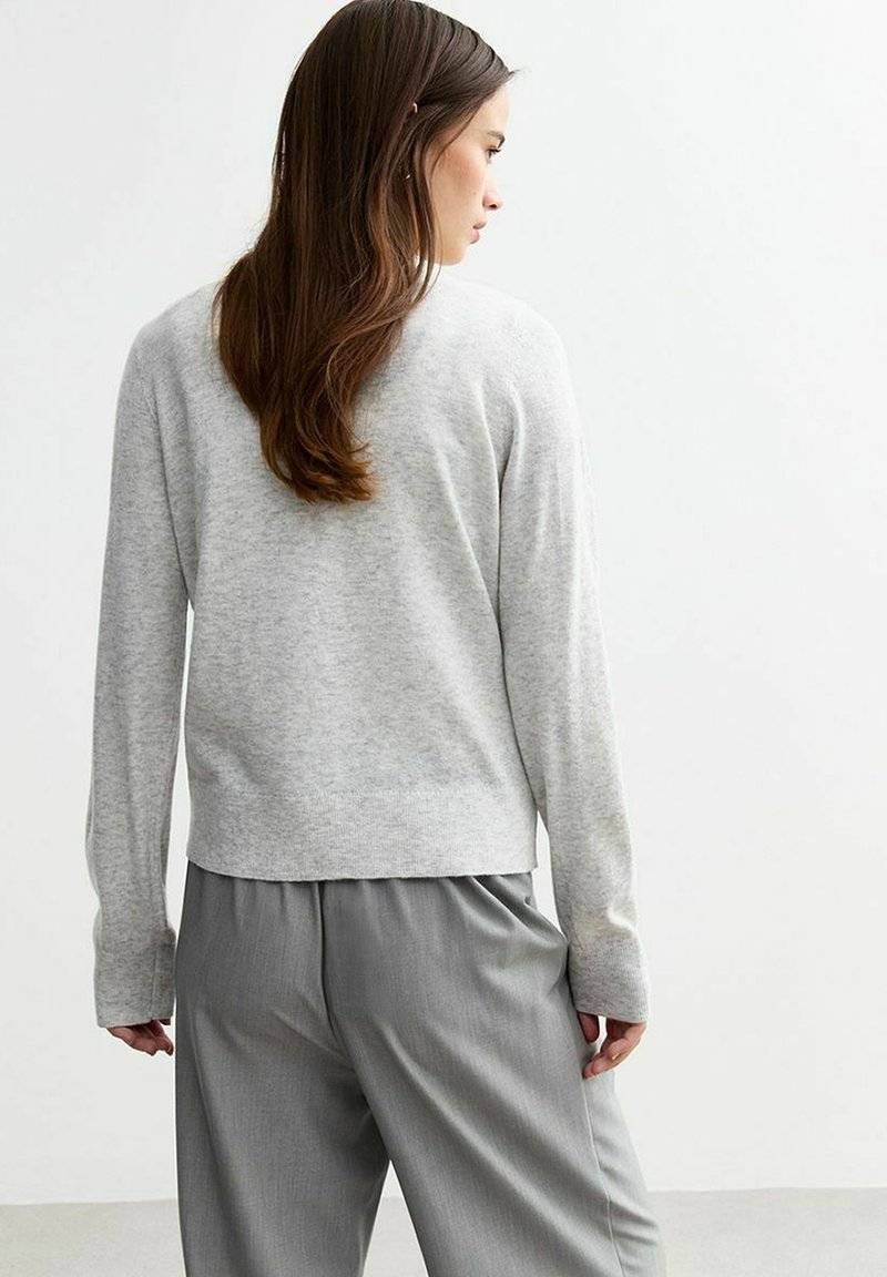 New Look New Look CREW NECK - Cardigan - pale grey Begrenztes Angebot