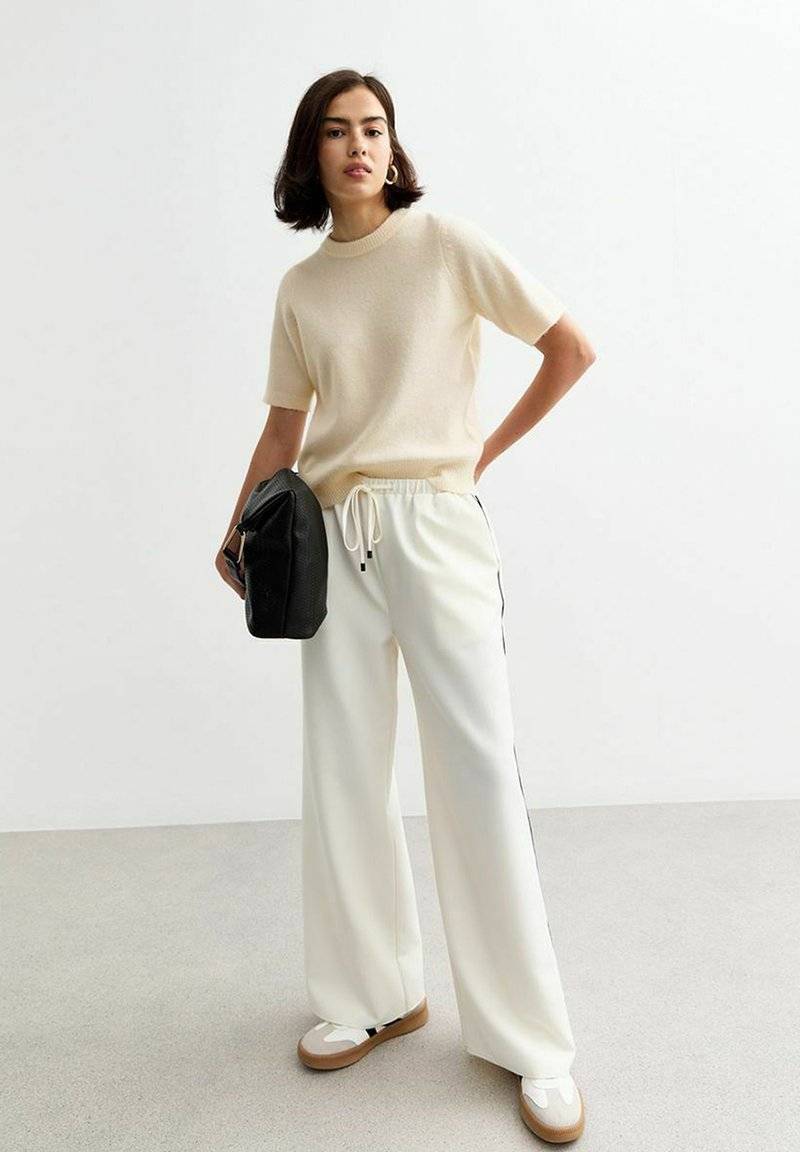 New Look New Look SHORT SLEEVE - Basic T-shirt - cream Black Friday