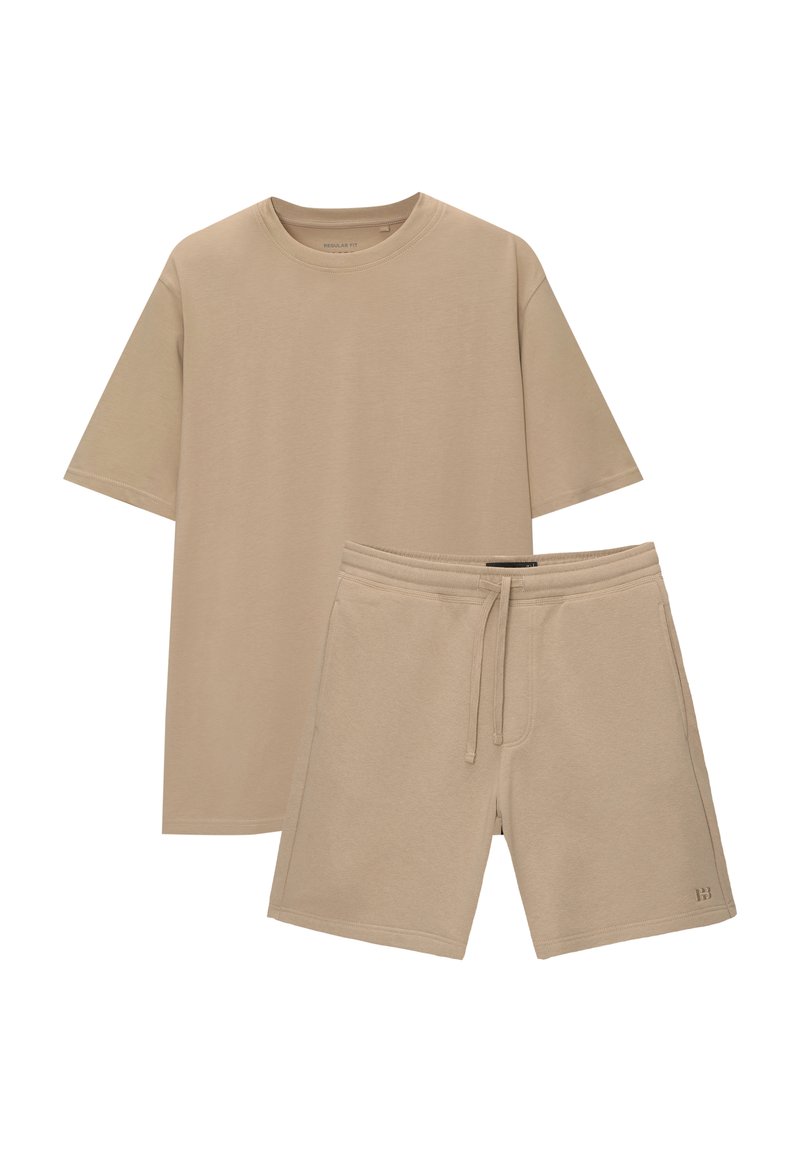PULL&BEAR PULL&BEAR SET BERMUDA SHORTS AND T-SHIRT - Tracksuit bottoms - sand Cyber Monday