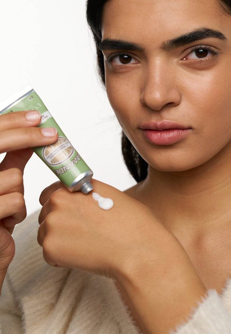 L'OCCITANE L'OCCITANE ALMOND HAND CREAM - Hand cream Outlet