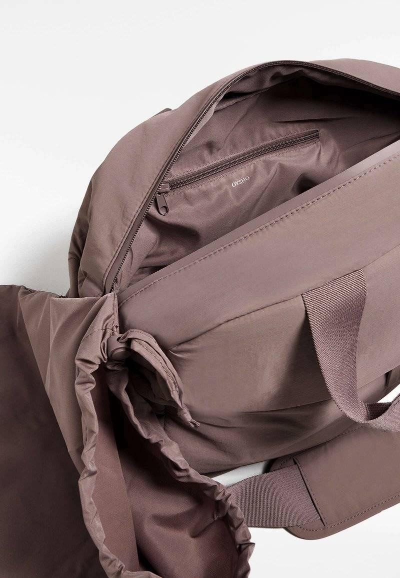OYSHO OYSHO WITH FLAP POCKET - Sports bag - pink Kostenloser Versand
