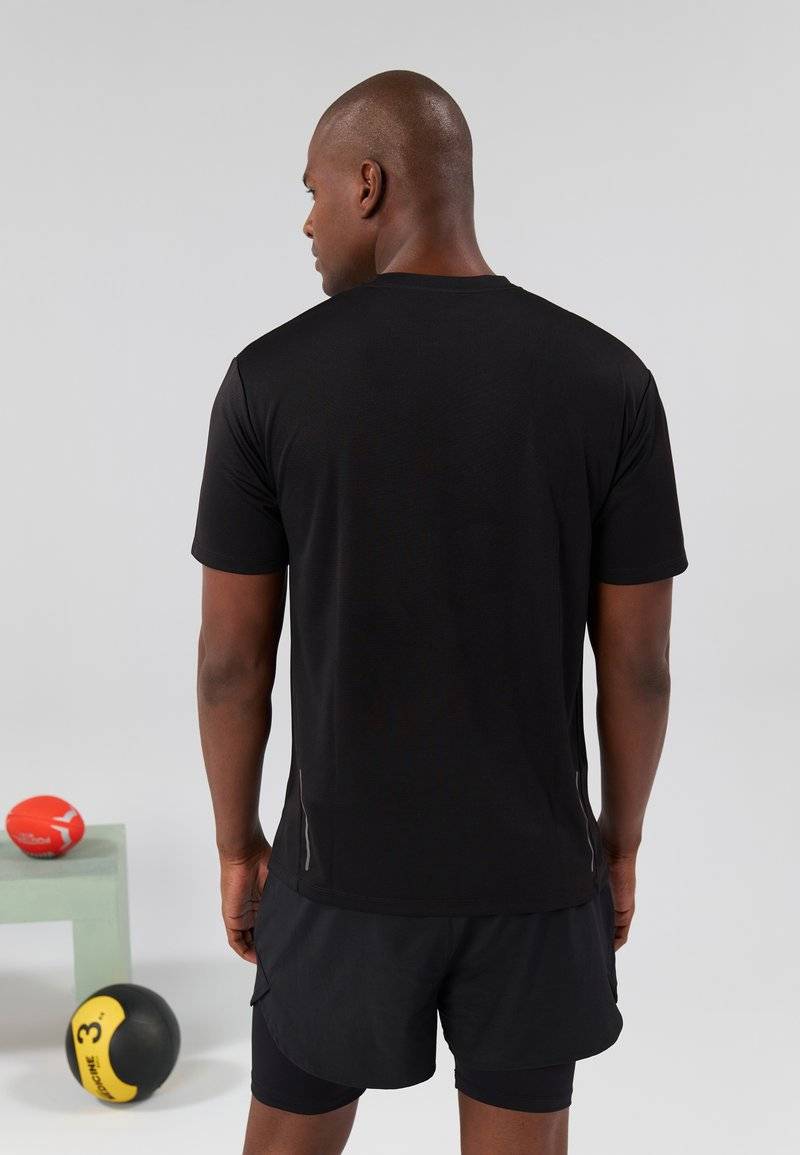 Pier One Sport Pier One Sport Basic T-shirt - black Weihnachtsangebot
