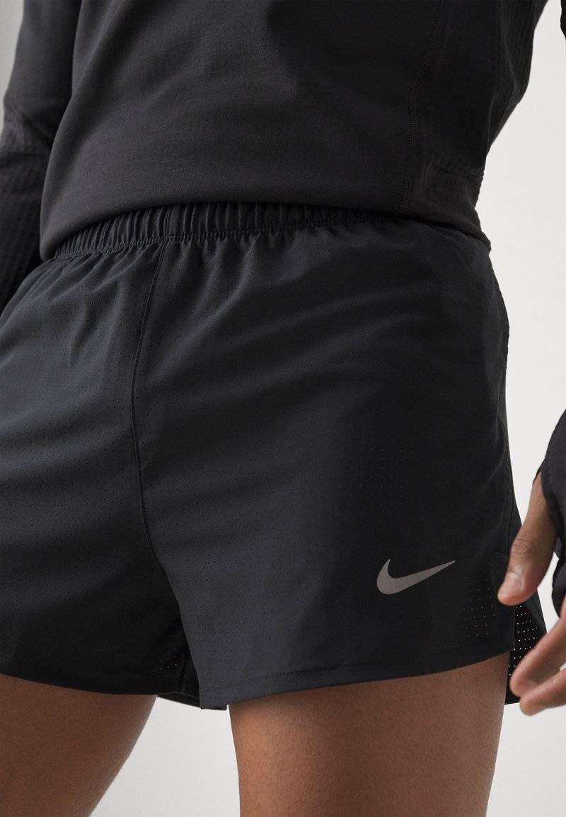 Nike Performance Nike Performance FAST SHORT - Sports shorts Neueste Mode