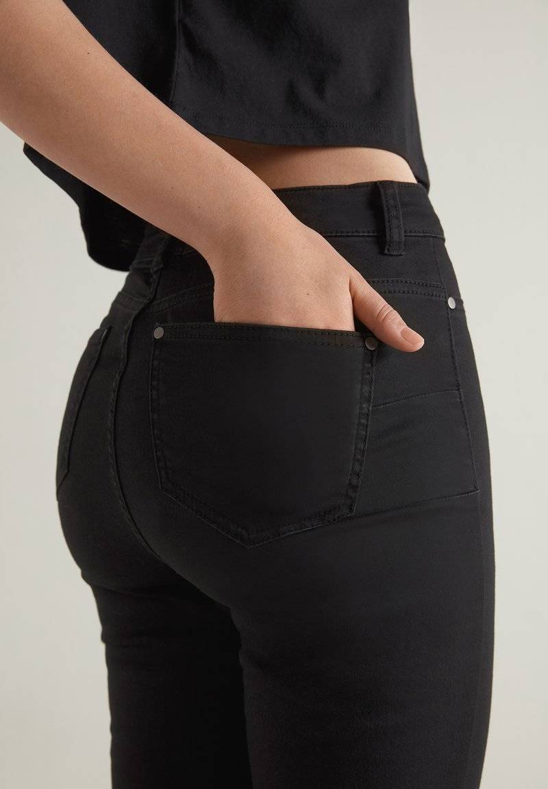 Tezenis Tezenis PUSH-UP - Slim fit jeans - nero Bis zu 55% Rabatt