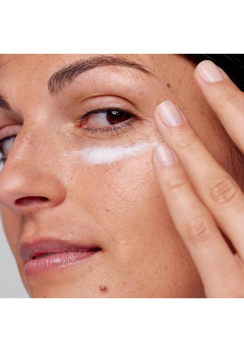 Clinique Clinique SMART CLINICAL REPAIR WRINKLE CORRECTING EYE CREAM - Eyecare Black Friday