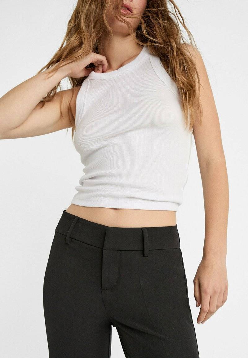 Stradivarius Stradivarius TAILORED FLARED - Trousers - black Super Sparpreis
