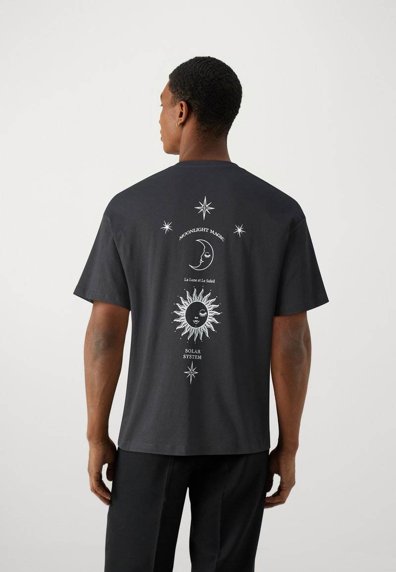 Jack & Jones Jack & Jones JORSOLEIL TEE CREW NECK UNISEX - Print T-shirt - black