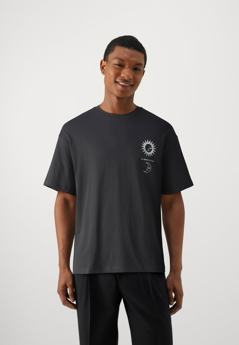 Jack & Jones Jack & Jones JORSOLEIL TEE CREW NECK UNISEX - Print T-shirt - black Bis zu 60% Rabatt