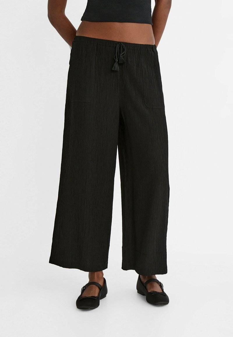 Stradivarius Stradivarius FLOWING CULOTTES - Trousers - black Vierteljährliche Förderung