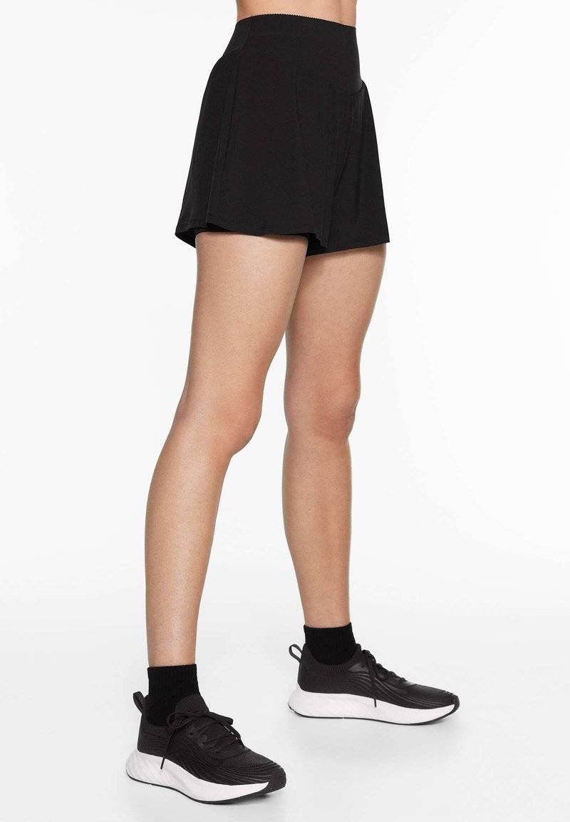 OYSHO OYSHO COMPRESSIVE - Sports shorts - black zollfrei