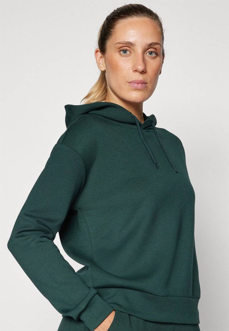 ONLY Play ONLY Play ONPLOUNGE HOOD - Hoodie - scarab Sonderangebot
